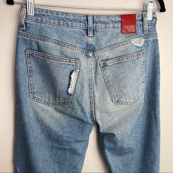 Like new Zara distressed blue jeans size 4 - Picture 8 of 11